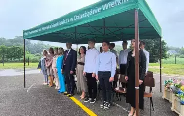 SP w Dzierżążnie Wielkim