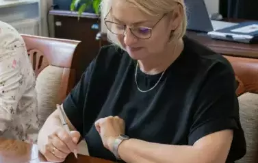 Podpisywanie umowy na projekt kanalizacji w Miałach (15)