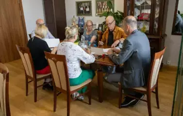 Podpisywanie umowy na projekt kanalizacji w Miałach (11)