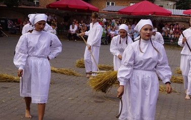 50 (Średnie)