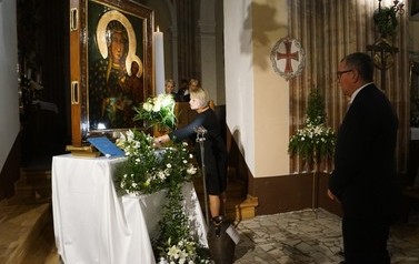 1. (Średnie)