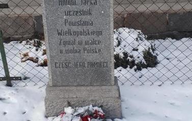 3_Obelisk upamiętniający pierwszego poległego Powstańca Wielkopolskiego na odcinku frontu Czarnk&oacute;w - Rosko - Wrzeszczyna