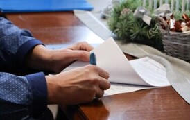 Podpisanie um&oacute;w na opracowanie projekt&oacute;w przebudowy i rozbudowy sal wiejskich  (7)