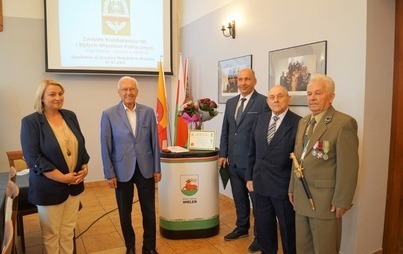 Zdjęcie do Uroczystość uhonorowania odznaczeniami kombatanckimi w Wieleniu