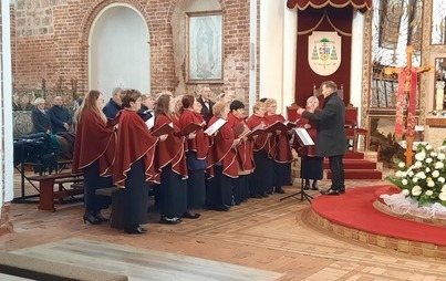 Zdjęcie do Występ ch&oacute;ru ''Lutnia'' z Roska w Katedrze Parafii pw. św. Ottona w Kamieniu Pomorskim