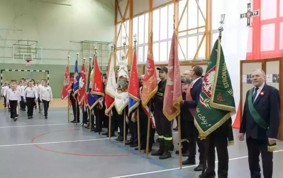 Gminne Obchody 106. rocznicy wybuchu Powstania Wielkopolskiego oraz Święto Patrona Szkoły w Rosku