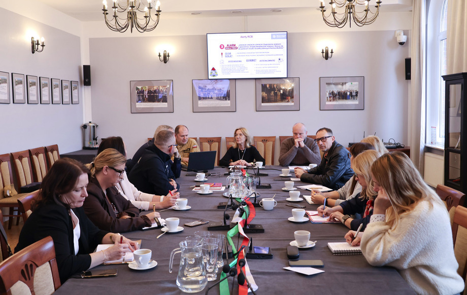 Spotkanie dotyczące bezpieczeństwa w wieleńskich placówkach oświatowych